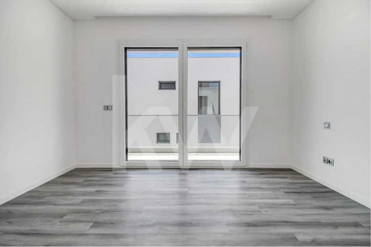 Moradia T4 para Venda em Pontinha e Famões Foto 23