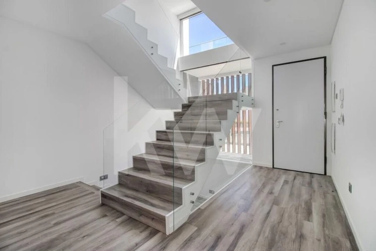 Moradia T4 para Venda em Pontinha e Famões Foto 19