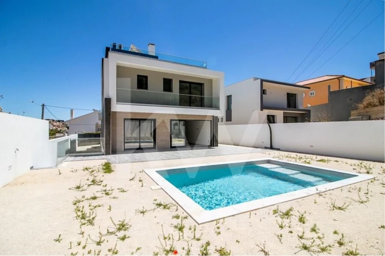 Moradia T4 para Venda em Pontinha e Famões Foto 48