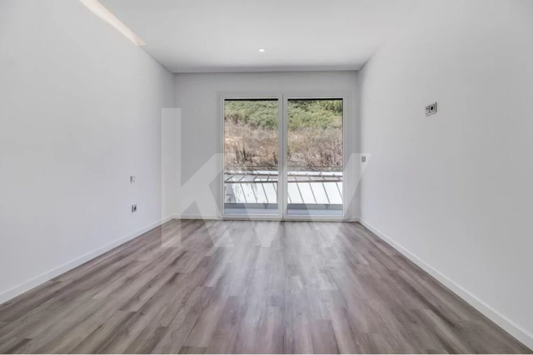 Moradia T4 para Venda em Pontinha e Famões Foto 28