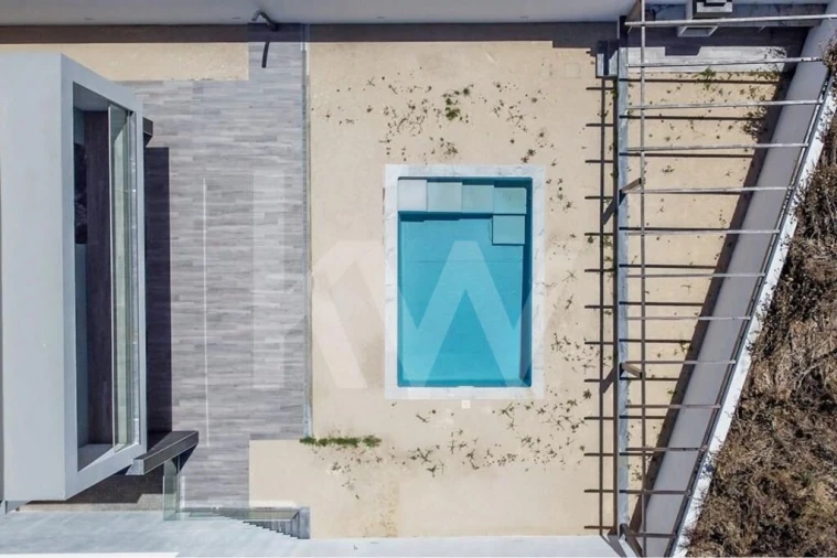 Moradia T4 para Venda em Pontinha e Famões Foto 5