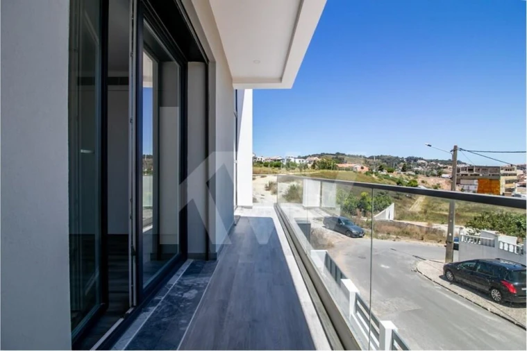 Moradia T4 para Venda em Pontinha e Famões Foto 22