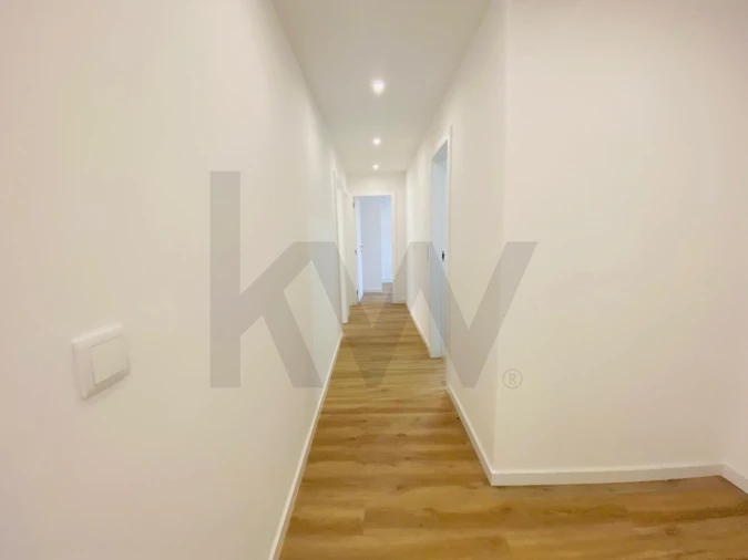 Apartamento T3 para Venda em Alfragide Foto 6