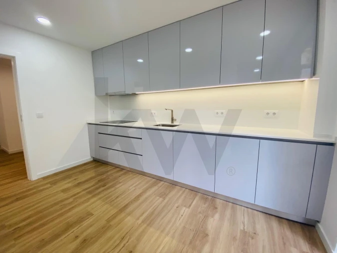 Apartamento T3 para Venda em Alfragide Foto 4