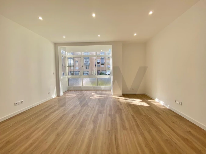 Apartamento T3 para Venda em Alfragide Foto 5