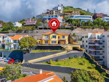 Moradia T7 para Venda em São Martinho