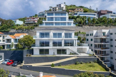 Moradia T7 para Venda em São Martinho