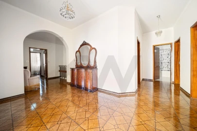 Moradia T7 para Venda em São Martinho