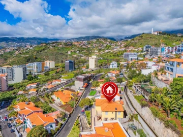 Moradia T7 para Venda em São Martinho