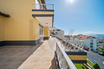 Moradia T7 para Venda em São Martinho
