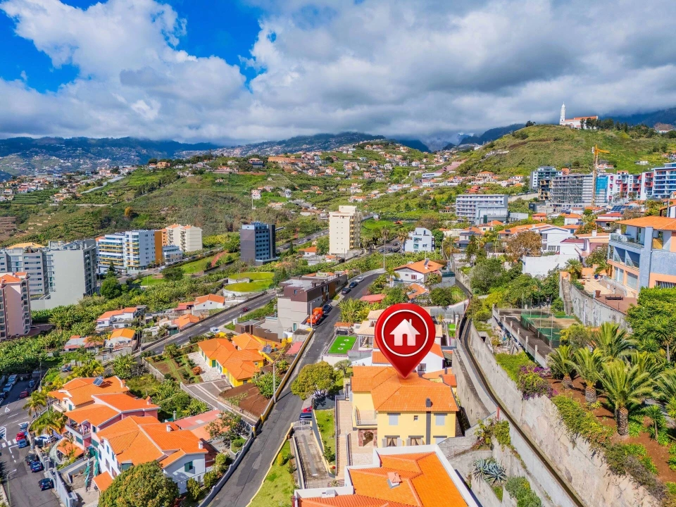 Moradia T7 para Venda em São Martinho Foto 28