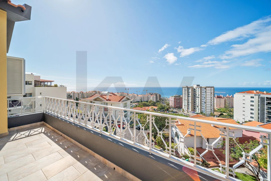 Moradia T7 para Venda em São Martinho Foto 48