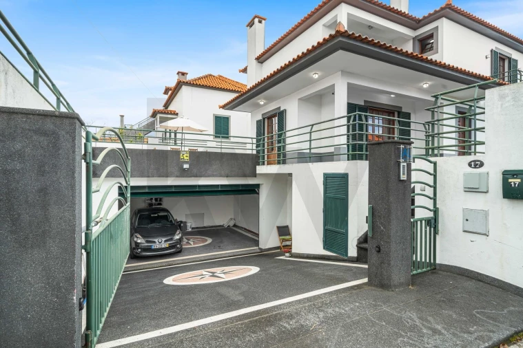 Moradia T3 para Venda em Santana Foto 3