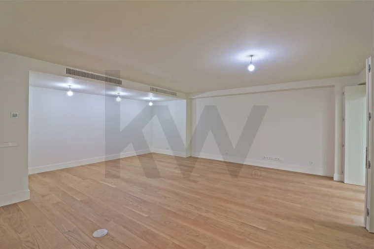 Apartamento T3 para Venda em Santo António Foto 3