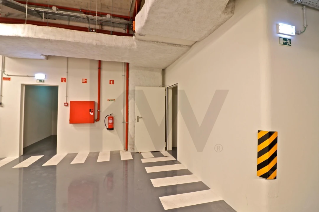 Apartamento T2 para Venda em Santo António Foto 23