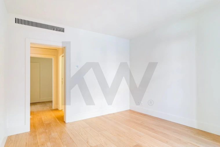 Apartamento T2 para Venda em Santo António Foto 10