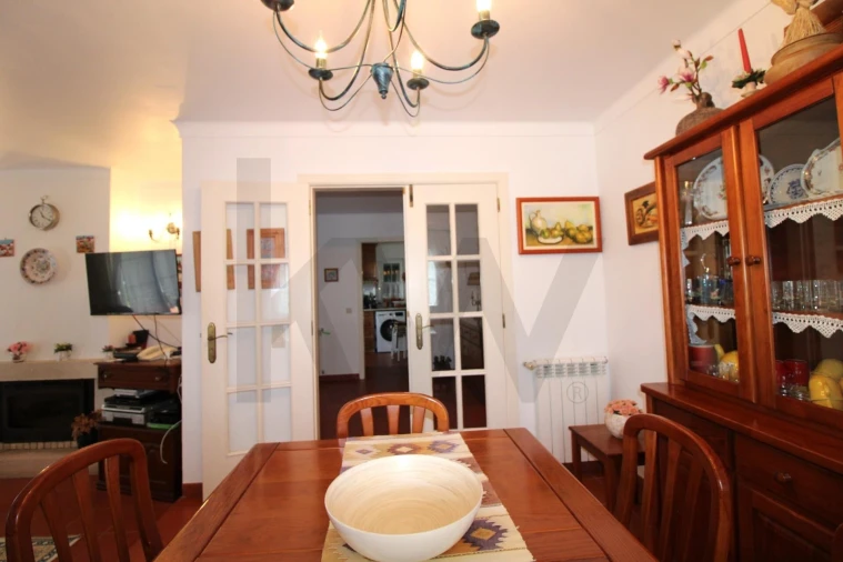 Moradia T3 para Venda em Carvoeira Foto 19