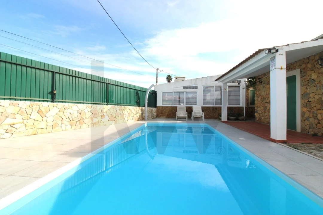 Moradia T3 para Venda em Carvoeira Foto 59