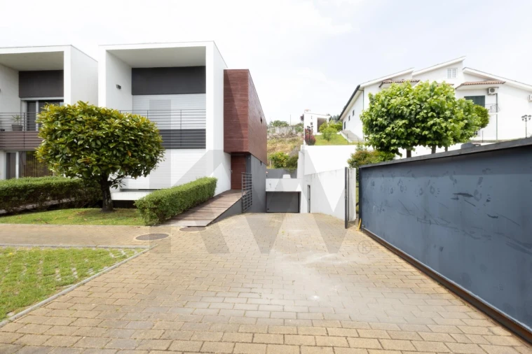 Moradia T3 para Venda em Amarante (São Gonçalo), Madalena, Cepelos e Gatão Foto 1