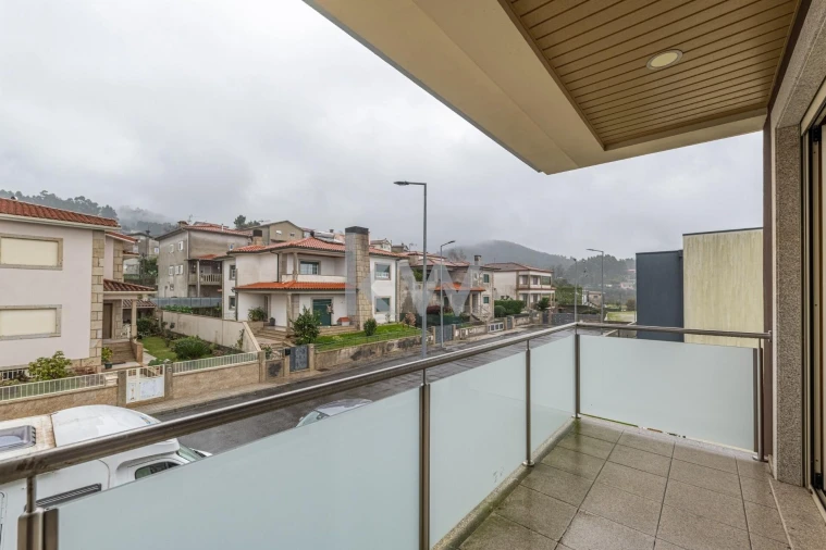 Moradia T3 para Venda em Caires Foto 11