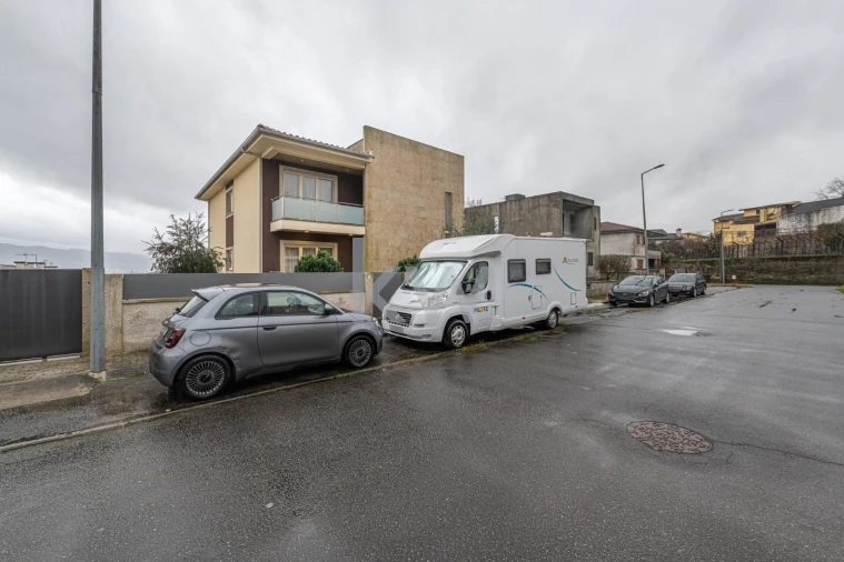 Moradia T3 para Venda em Caires Foto 31