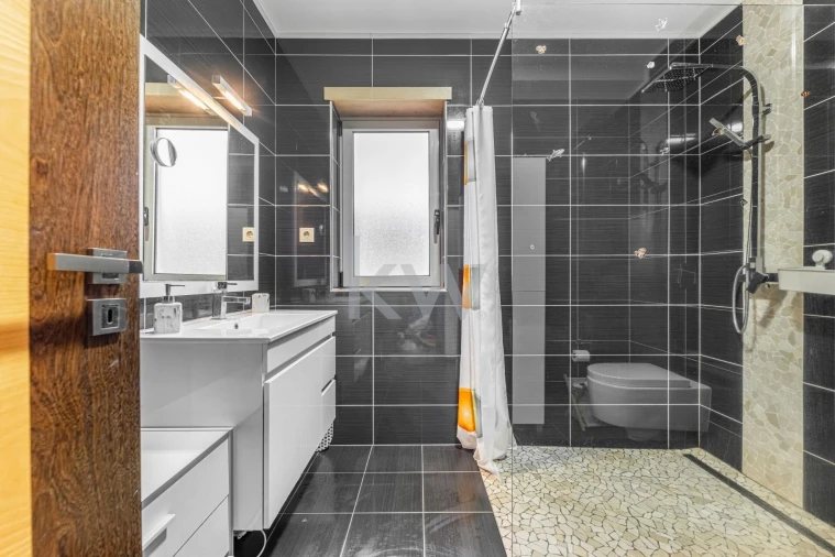 Moradia T3 para Venda em Caires Foto 26