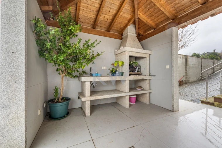 Moradia T3 para Venda em Caires Foto 15