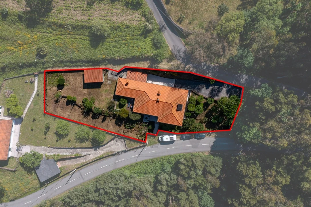 Moradia T3 para Venda em Arcozelo Foto 35