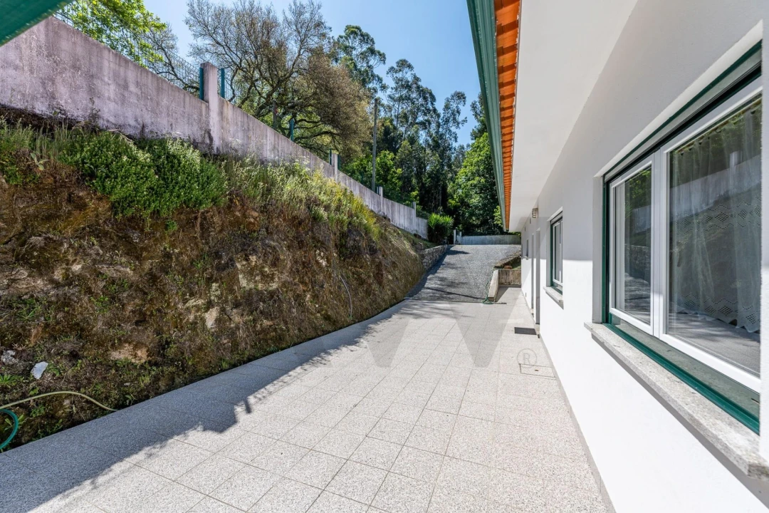 Moradia T3 para Venda em Arcozelo Foto 32