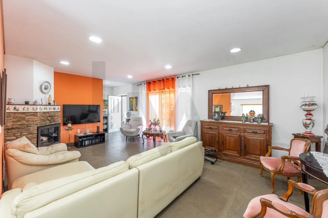 Moradia T3 para Venda em Arcozelo Foto 1