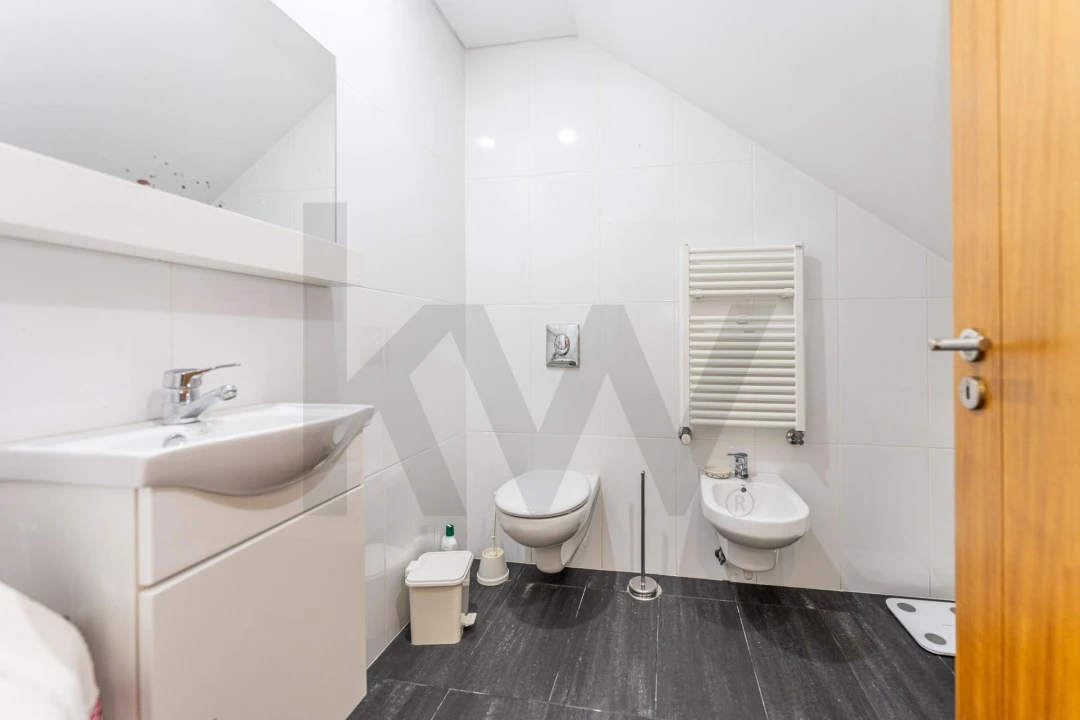 Moradia T3 para Venda em Arcozelo Foto 24