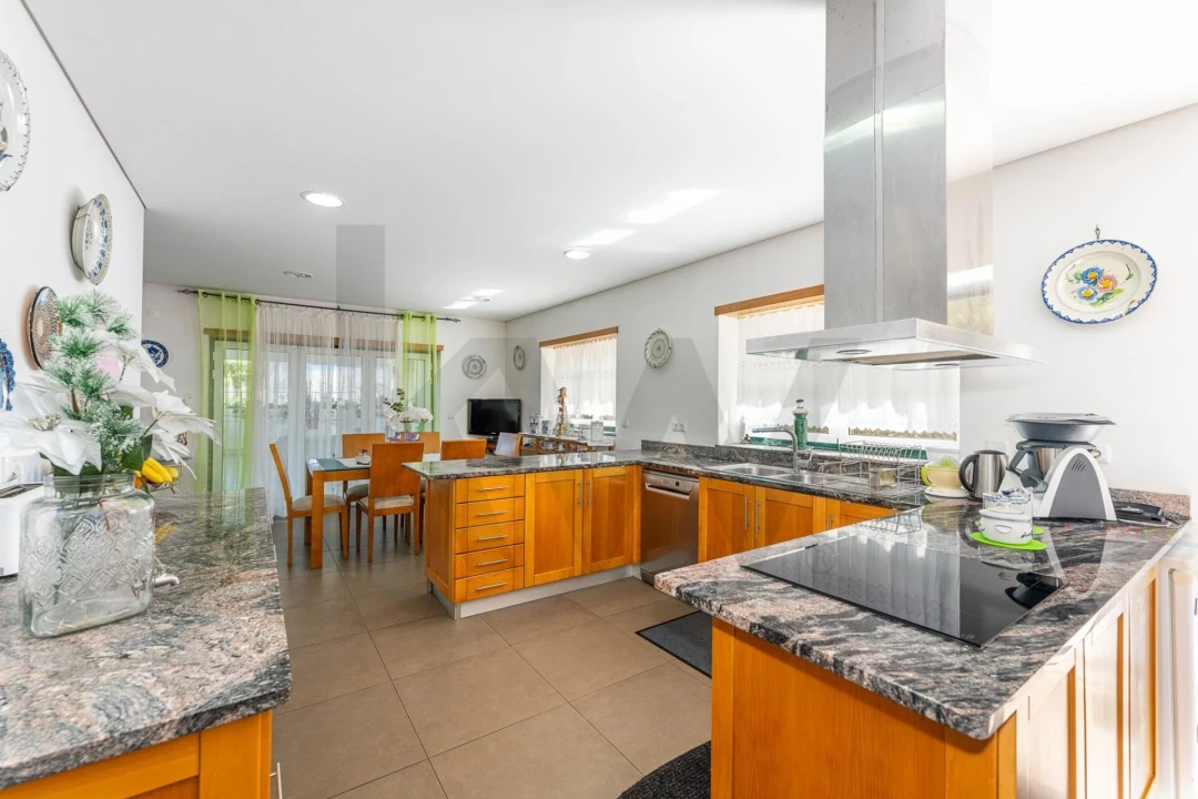 Moradia T3 para Venda em Arcozelo Foto 4