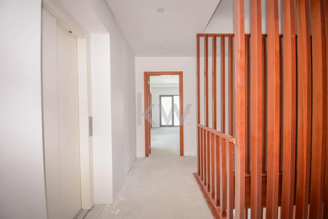 Moradia T4 para Venda em Carnaxide e Queijas Foto 34