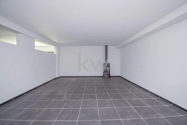 Moradia T4 para Venda em Carnaxide e Queijas Foto 47