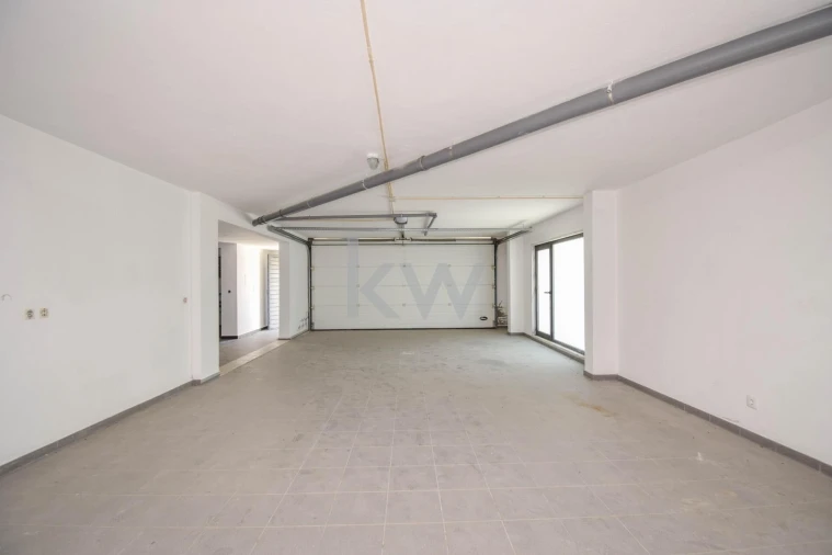 Moradia T4 para Venda em Carnaxide e Queijas Foto 46