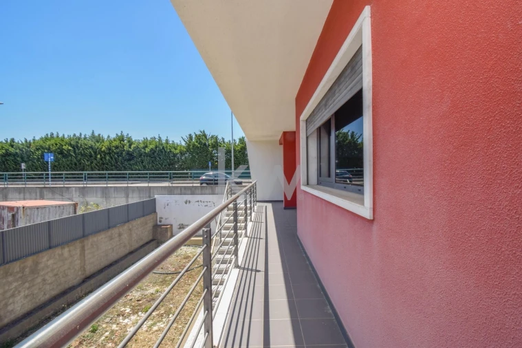 Moradia T4 para Venda em Carnaxide e Queijas Foto 27