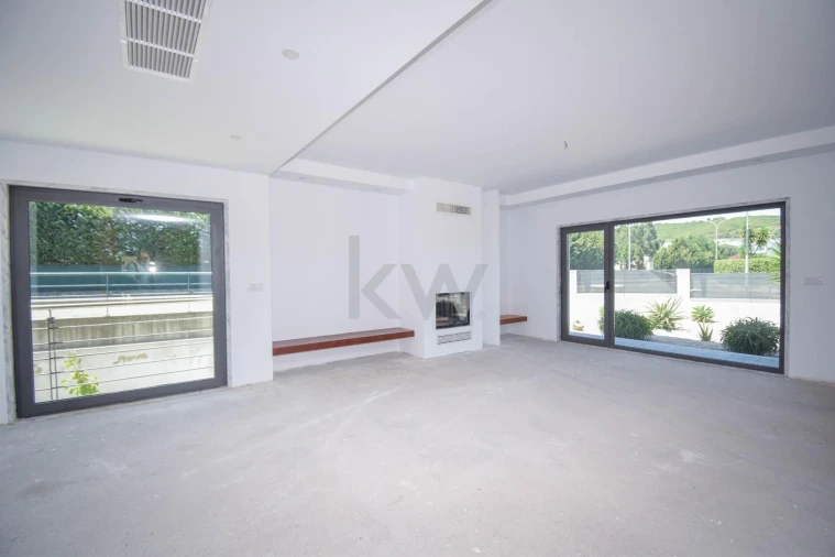 Moradia T4 para Venda em Carnaxide e Queijas Foto 17