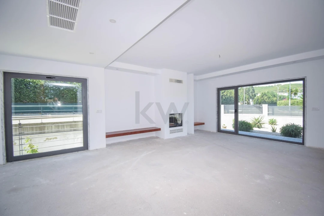 Moradia T4 para Venda em Carnaxide e Queijas Foto 17