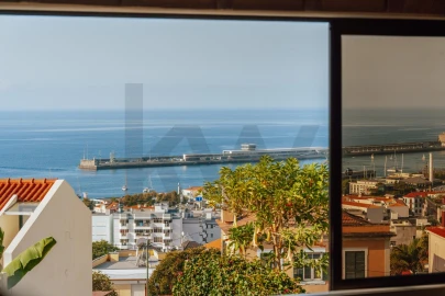 Moradia T4 para Venda em Funchal (Santa Maria Maior)