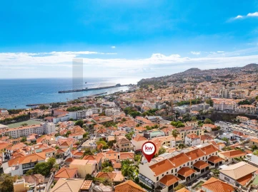 Moradia T4 para Venda em Funchal (Santa Maria Maior)