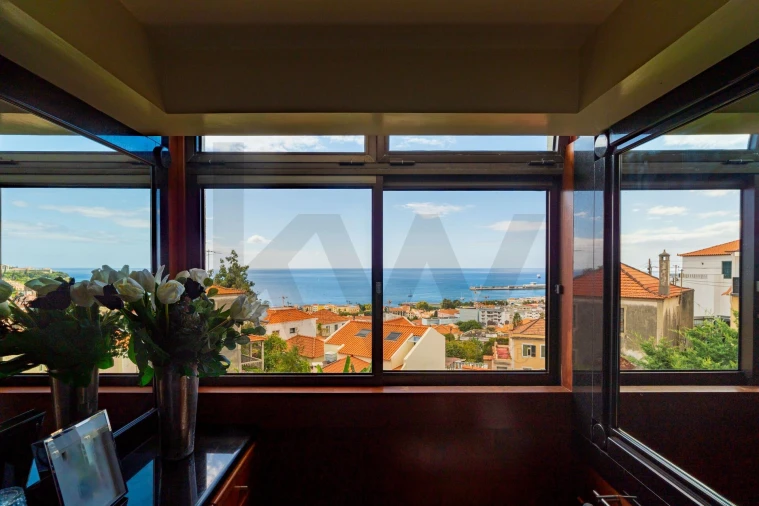 Moradia T4 para Venda em Funchal (Santa Maria Maior) Foto 39