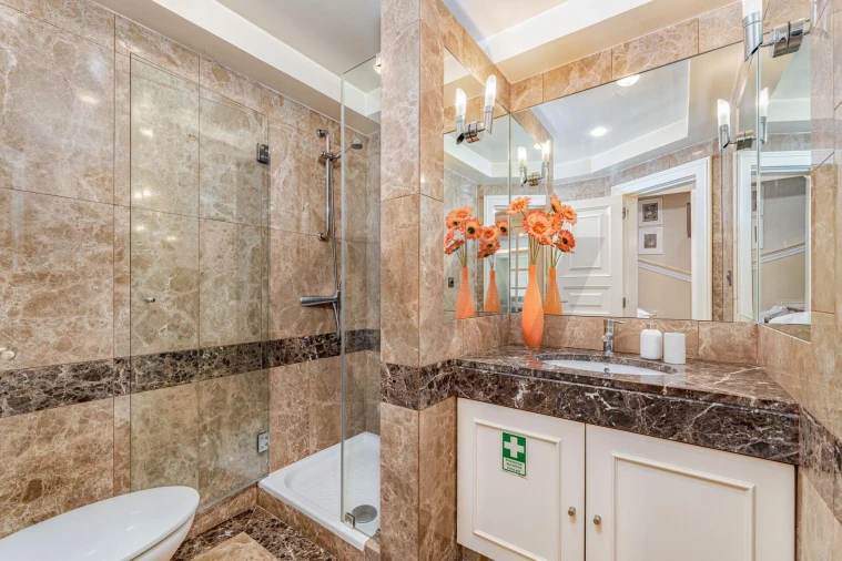 Moradia T4 para Venda em Funchal (Santa Maria Maior) Foto 15