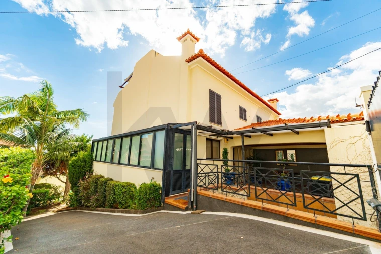 Moradia T4 para Venda em Funchal (Santa Maria Maior) Foto 49