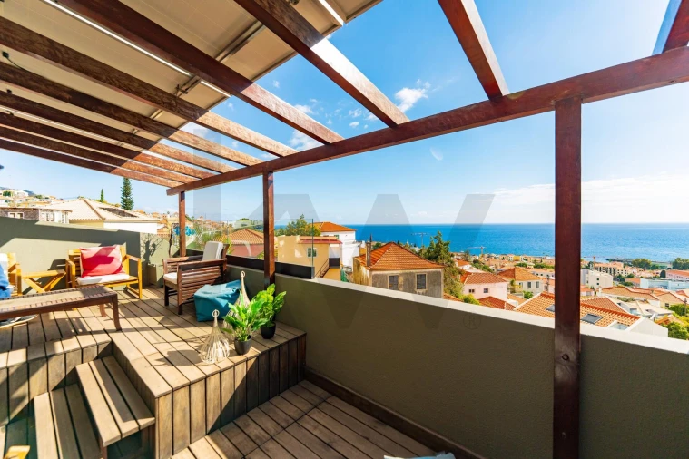 Moradia T4 para Venda em Funchal (Santa Maria Maior) Foto 42