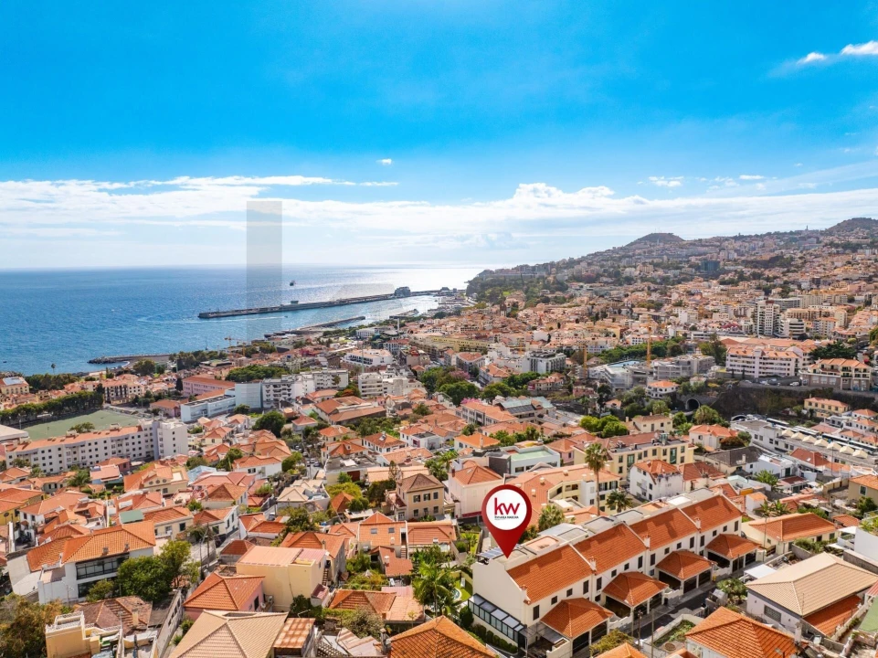 Moradia T4 para Venda em Funchal (Santa Maria Maior) Foto 44