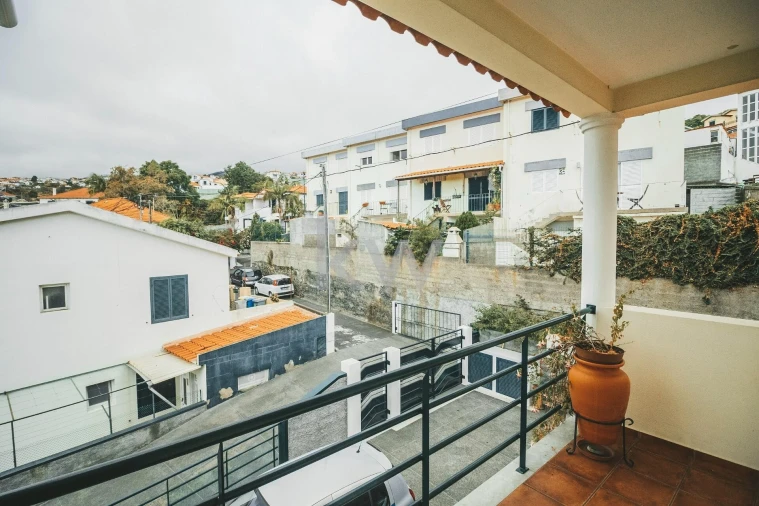 Moradia T4 para Venda em Funchal (São Pedro) Foto 73