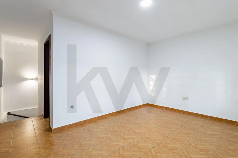 Moradia T2 para Venda em Macieira de Sarnes Foto 15