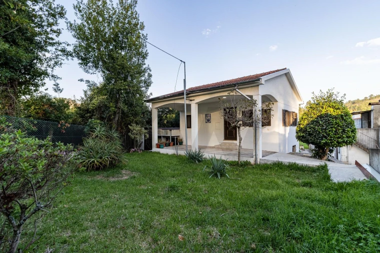 Moradia T2 para Venda em Macieira de Sarnes