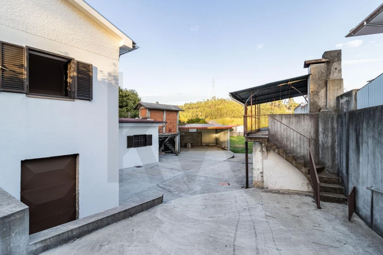 Moradia T2 para Venda em Macieira de Sarnes Foto 5