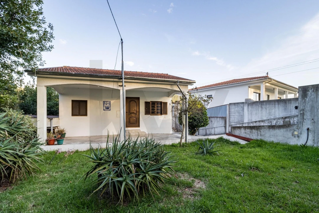 Moradia T2 para Venda em Macieira de Sarnes Foto 2